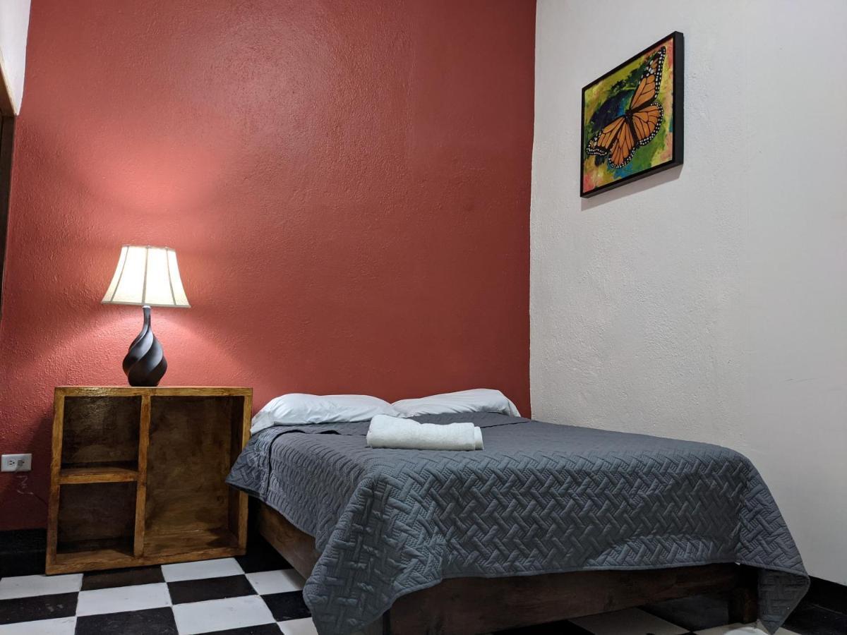 Hostal My Family In - *