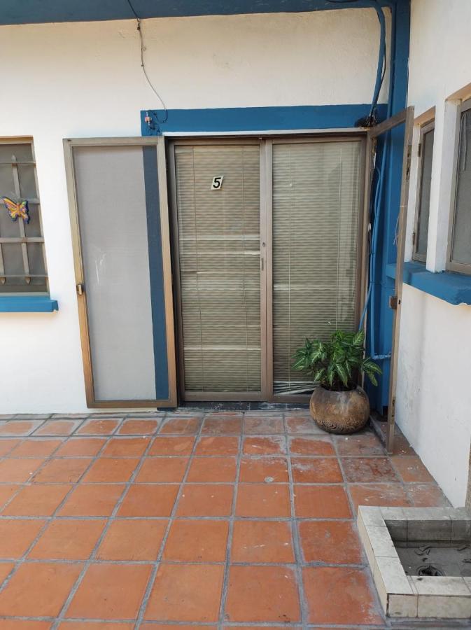 Antique Boutique Barrio Antiguo Guest house