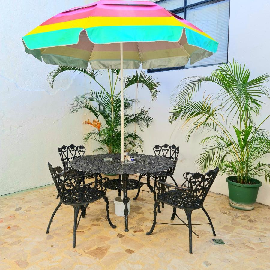 Don Johnny'S Coliving Hostal *