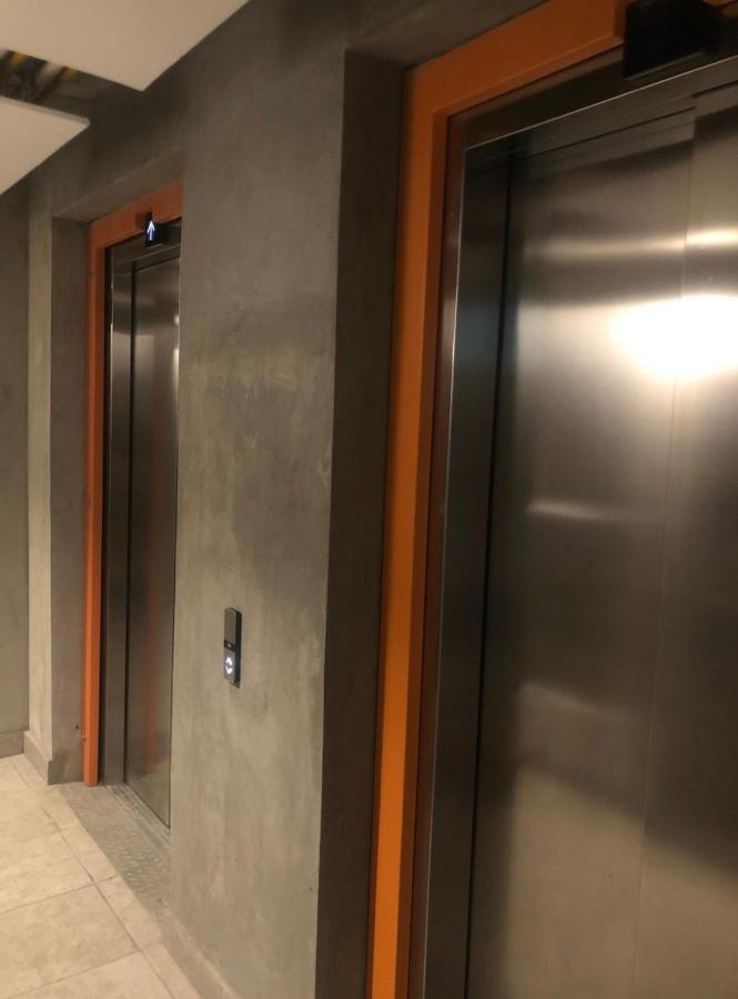 Departamento En Edifico Nuevo En Centro De