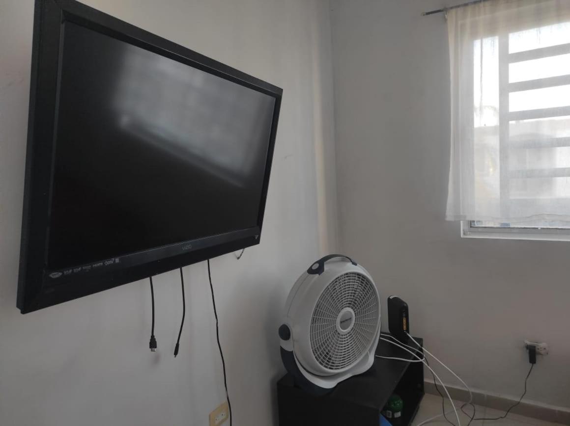A 10 Min. Del Aeropuerto Internacional De Apartamento *