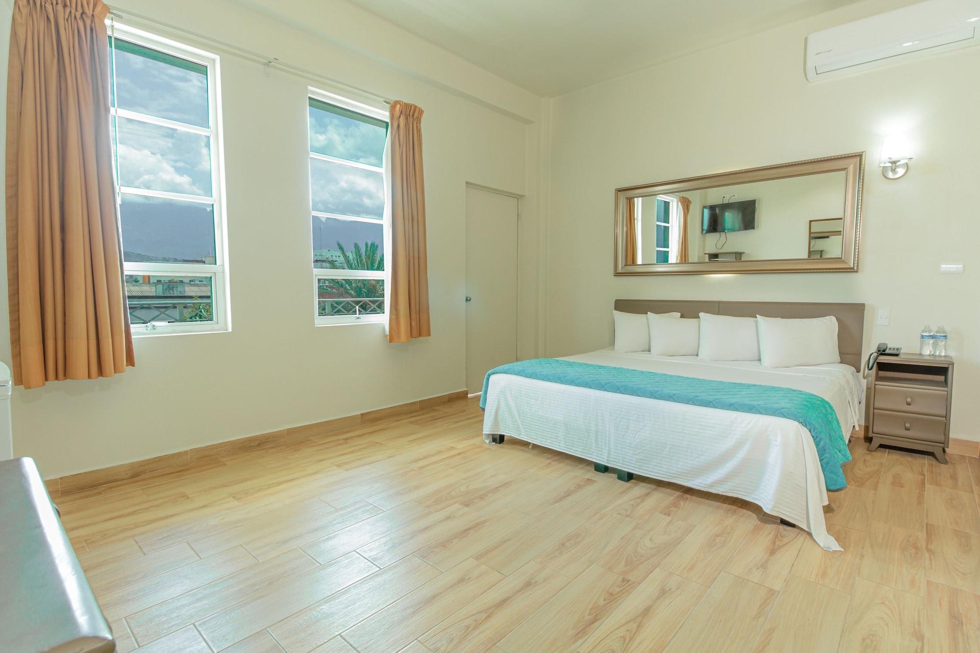 Plaza Del Arco Express Hotel Monterrey