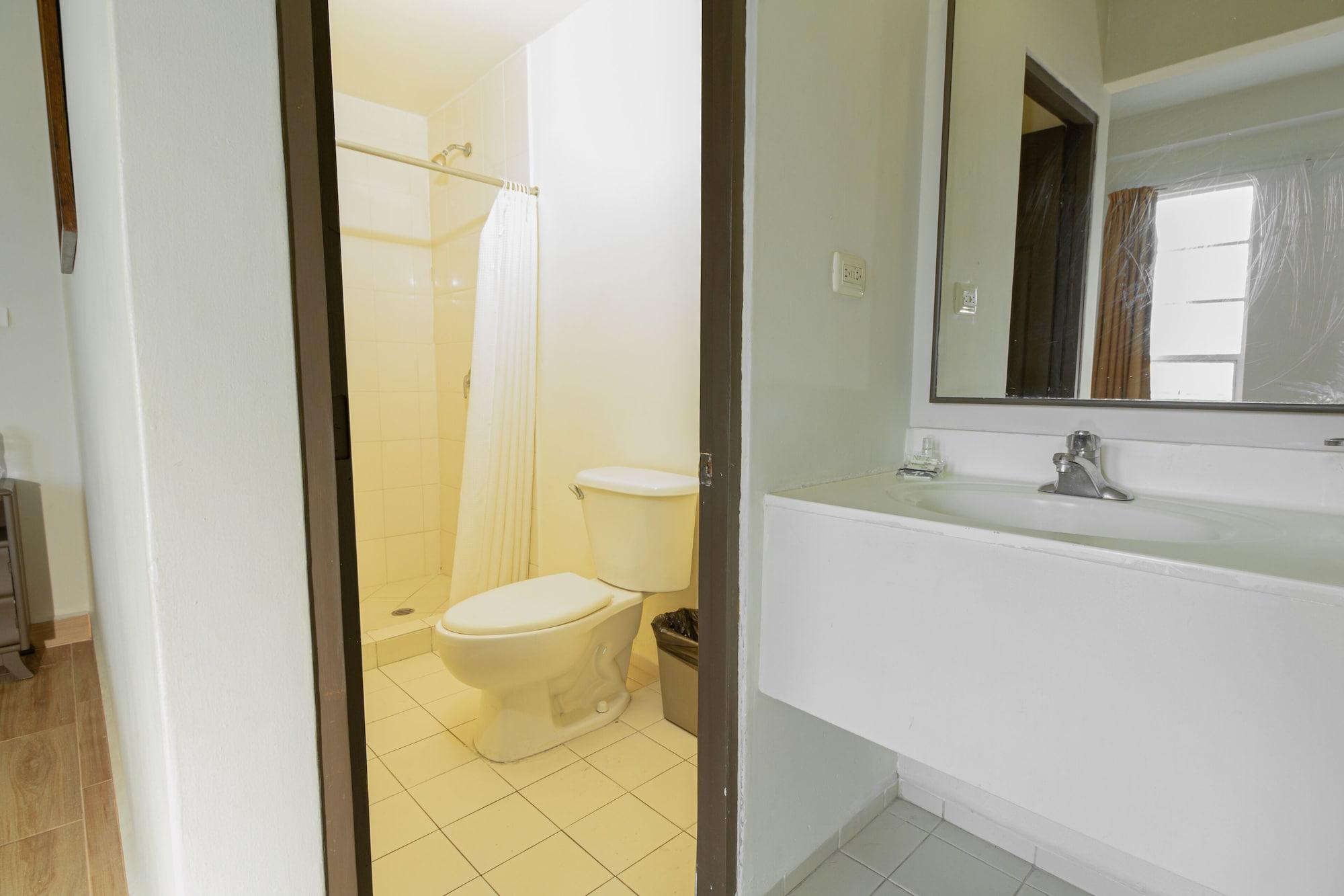 Plaza Del Arco Express Hotel Monterrey