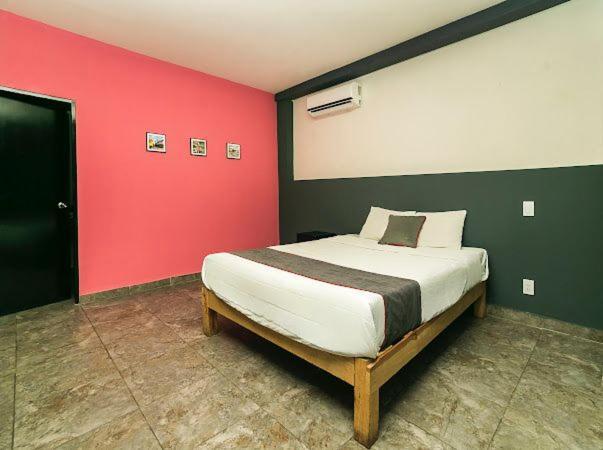 Hotel Adhoc Plaza