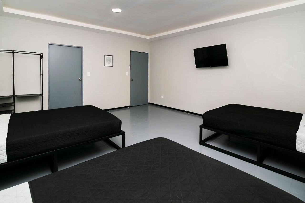 Adhoc Plaza Hotel 3*
