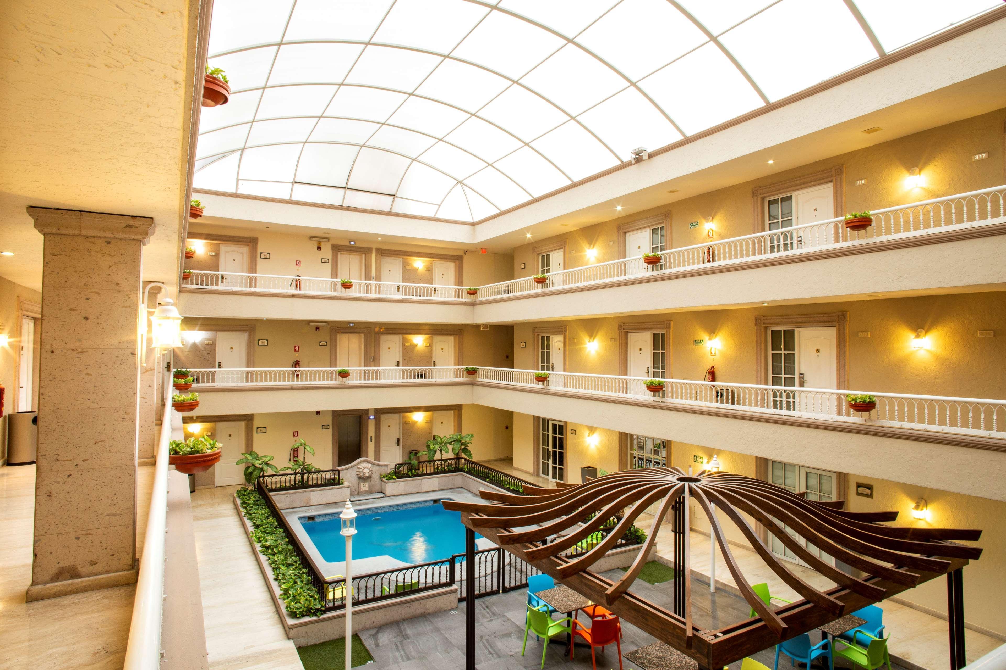 Western Colon Hotel 3*