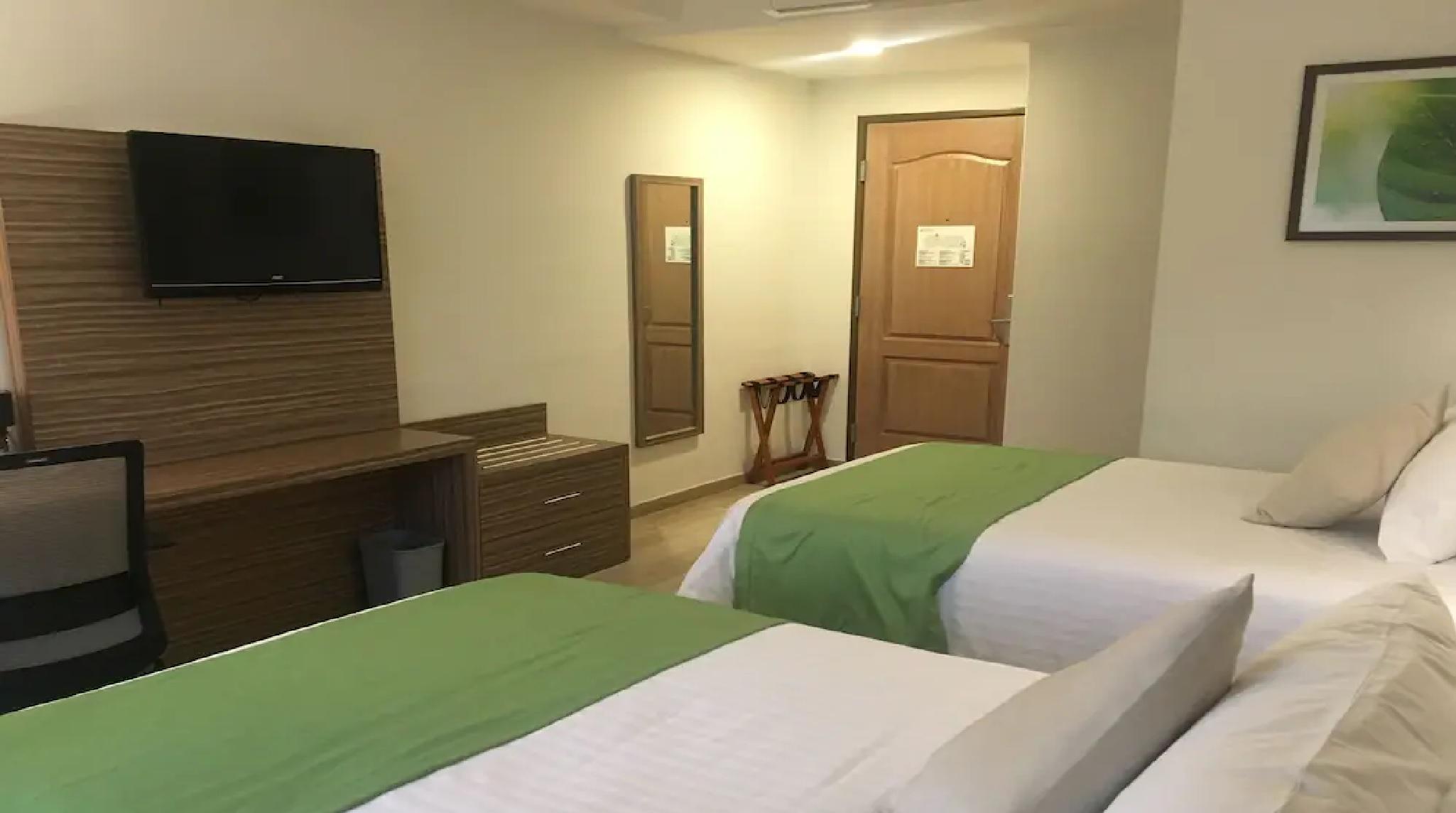 Hotel Wyndham Garden Valle Real 3*