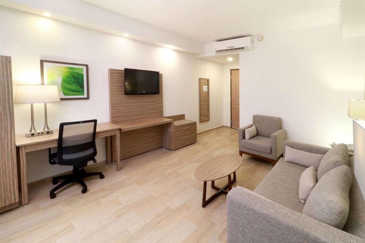 Hotel Wyndham Garden Valle Real