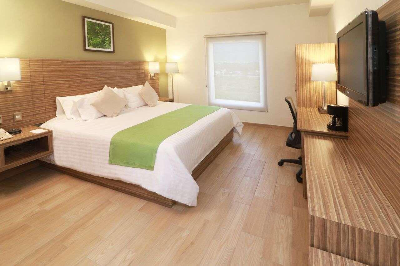 Hotel Wyndham Garden Valle Real 3*