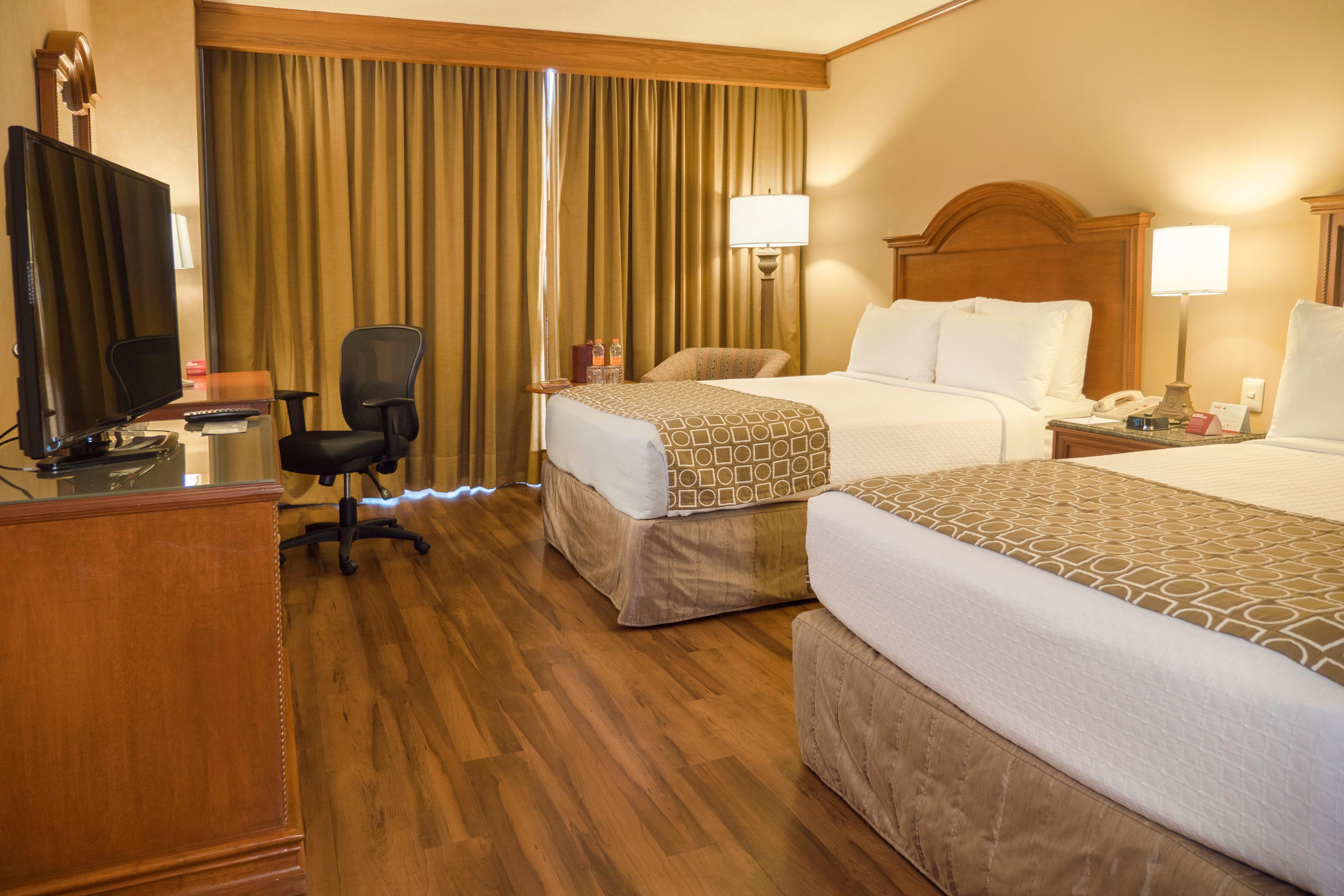Crowne Plaza By Ihg Hotel 5*