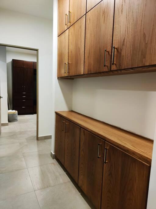 Luxury Modern New 2br Gym Pool 3mins Spgg Apartamento