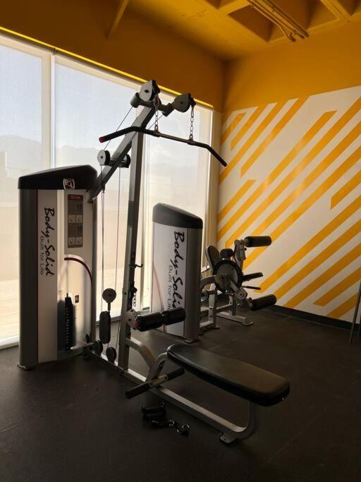 Luxury Modern New 2br Gym Pool 3mins Spgg