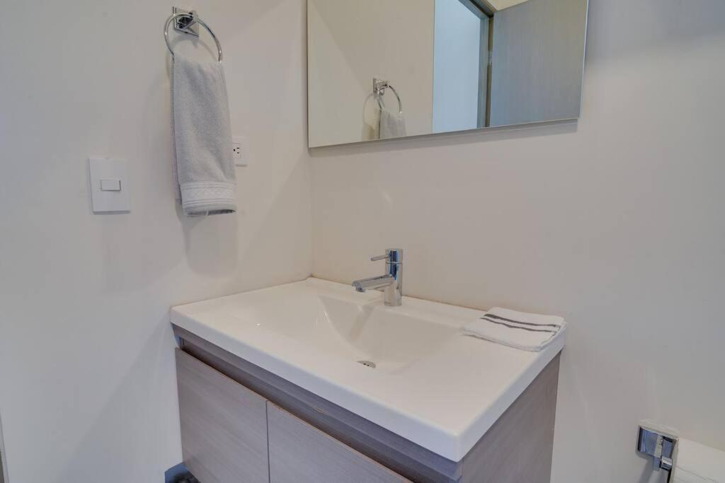 Apartamento Luxury Modern New 2br Gym Pool 3mins Spgg Monterrey