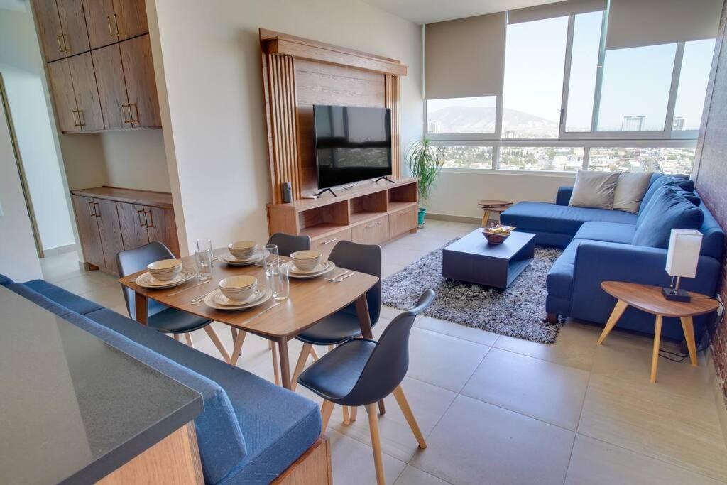 Luxury Modern New 2br Gym Pool 3mins Spgg *