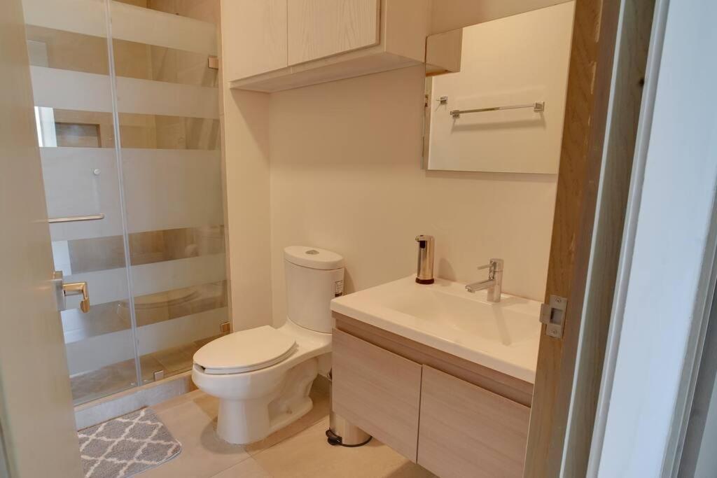 Luxury Modern New 2br Gym Pool 3mins Spgg Apartamento