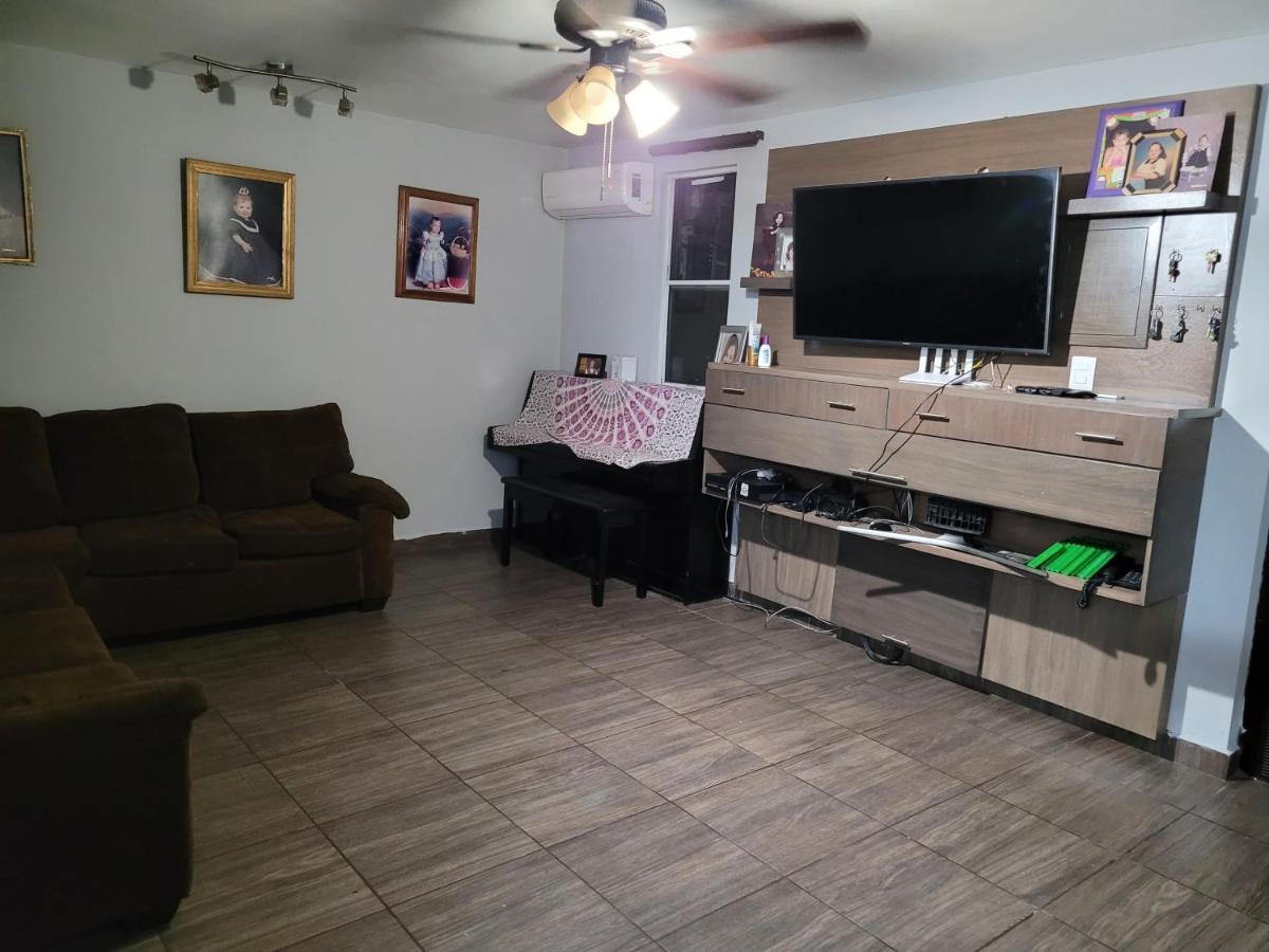 En Habitación en casa particular Monterrey