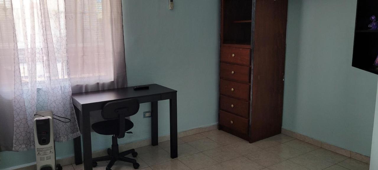 En Habitación en casa particular Monterrey