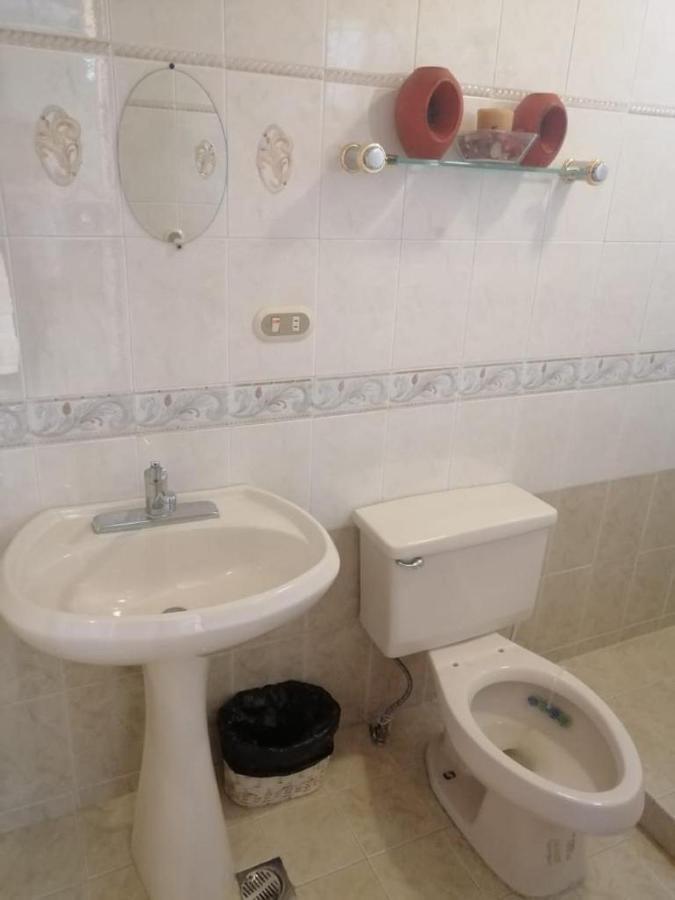 Renta De Cuartos Familia Sanchez Habitación en casa particular *