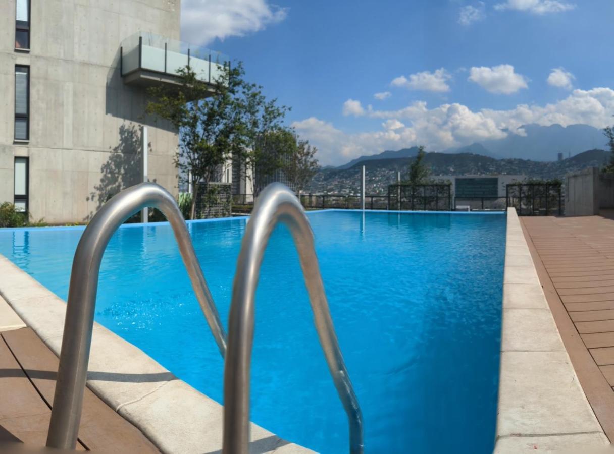 Luxury Loft Living At Landmark High Rise Apartamento Monterrey
