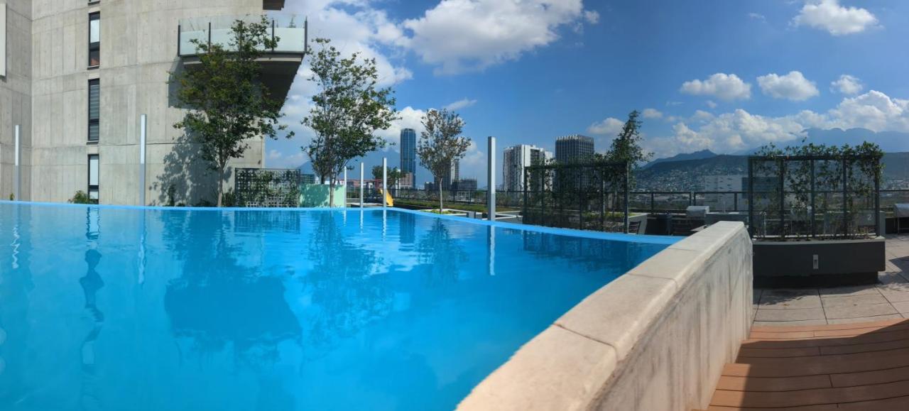 Luxury Loft Living At Landmark High Rise *