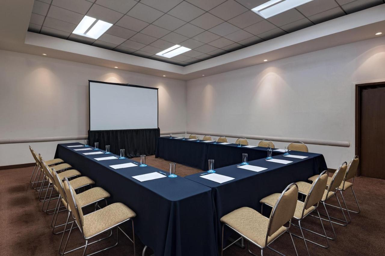 Four Points By Sheraton Galerias Hotel 5*