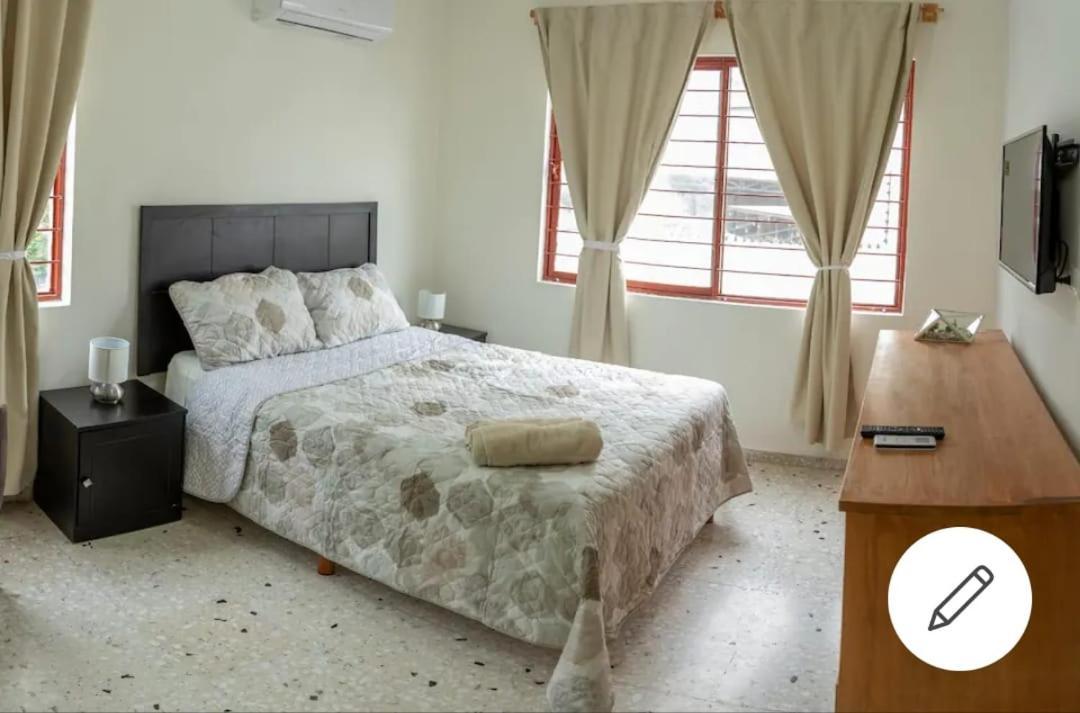 Alojate En Paseo Santa Lucia - Depa Entero Apartamento Monterrey