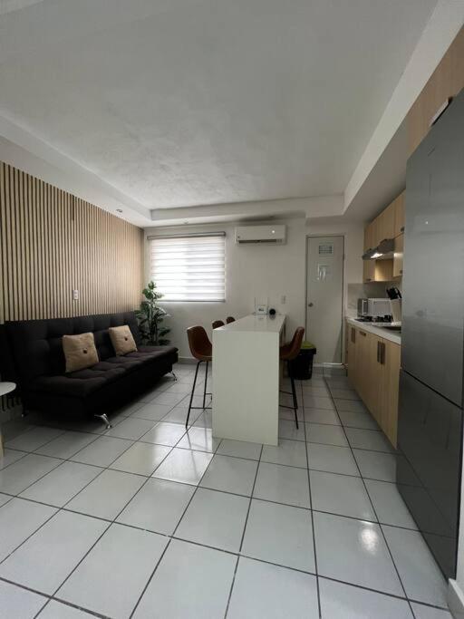 Depto. Centro Torre Titan #7 *
