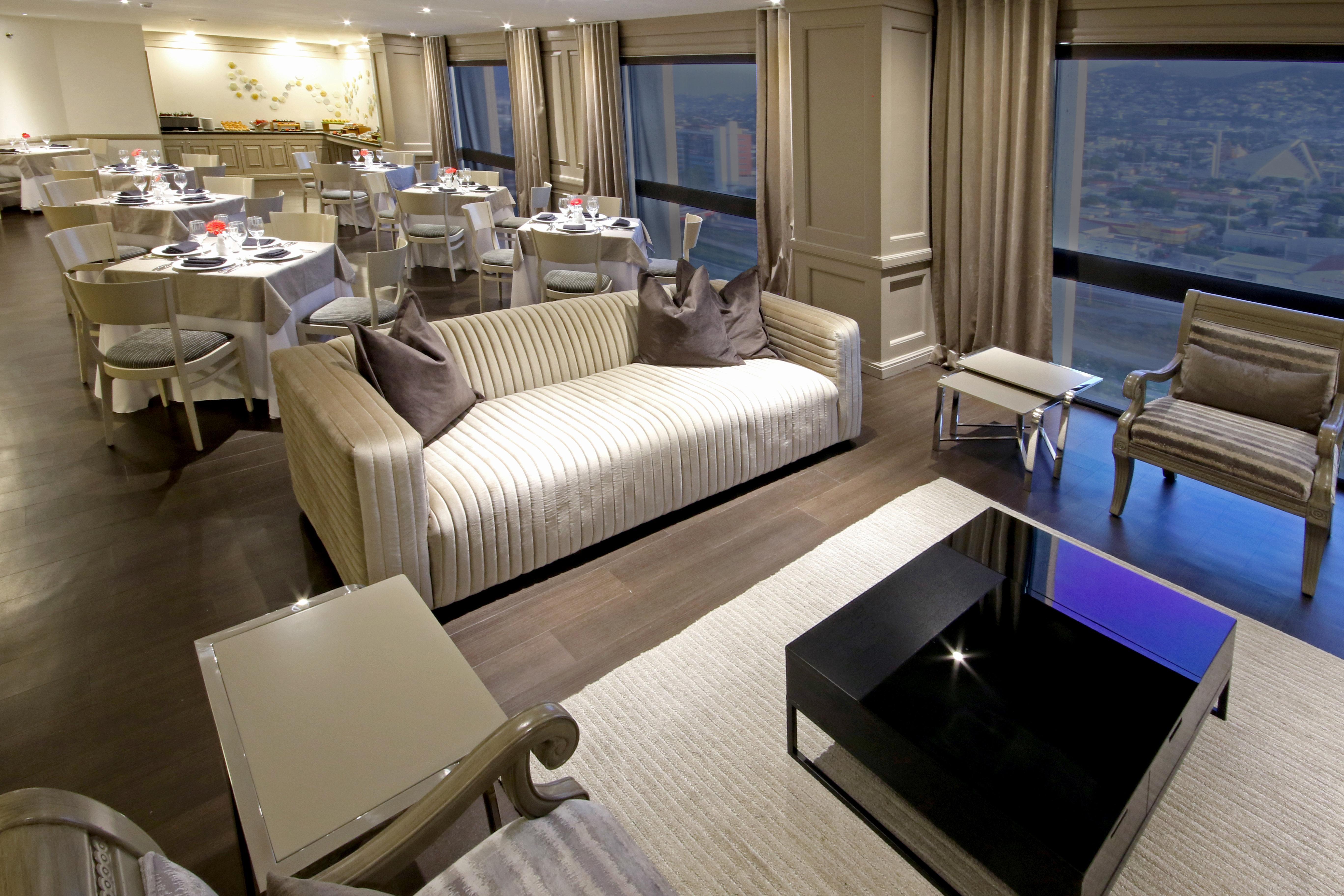 Crowne Plaza By Ihg Hotel