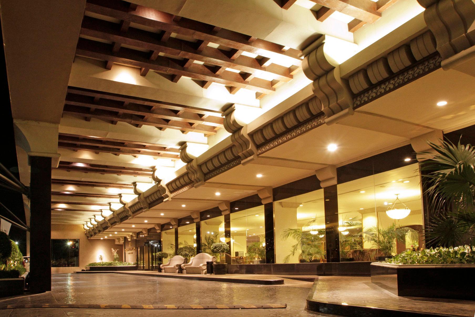 Crowne Plaza By Ihg Hotel