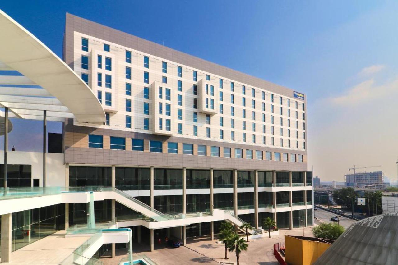 Hotel Express By Marriott Universidad