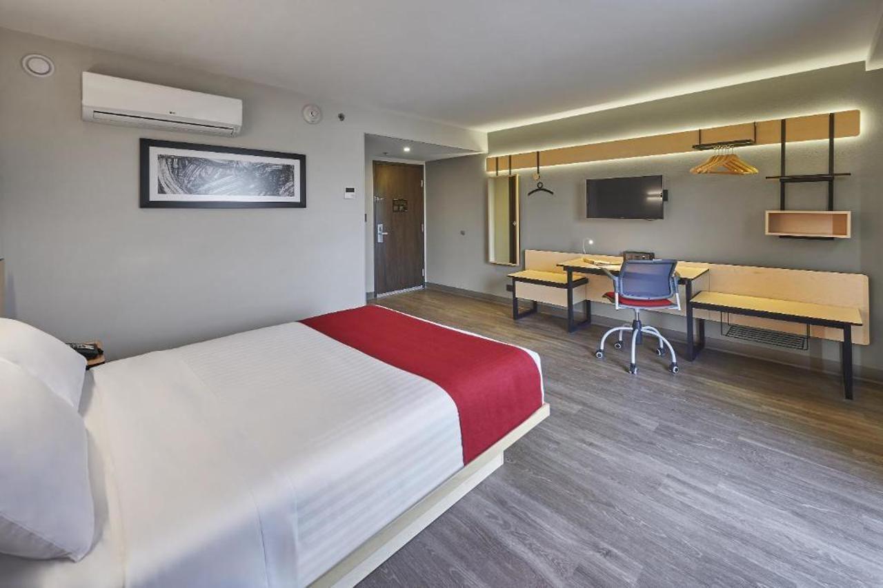 Express By Marriott Universidad Hotel