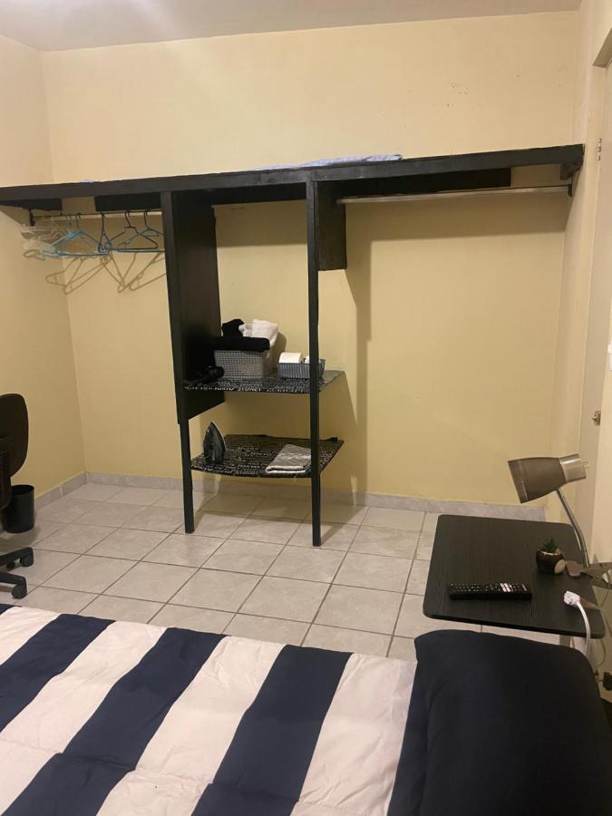 Habitación en casa particular Mauricio Monterrey