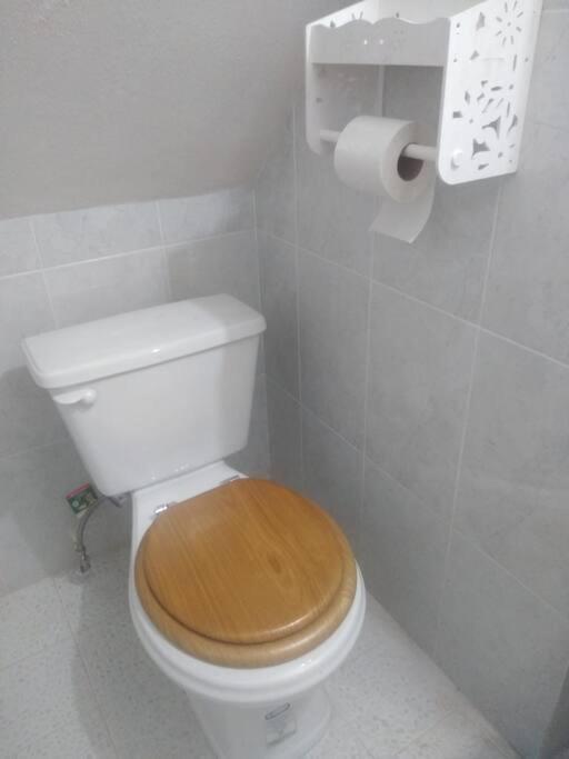 Recamara Comodisima Y Pequena Monterrey