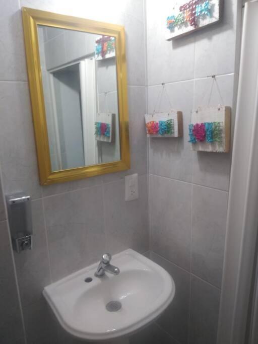 Recamara Comodisima Y Pequena Apartamento Monterrey