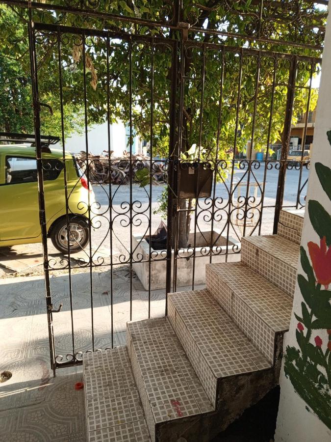 Recamara Comodisima Y Pequena
