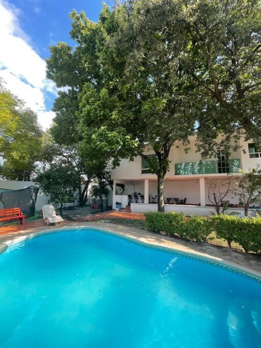 Beautiful Mountin Cabin/pool/firepit/wifi/parking * Monterrey