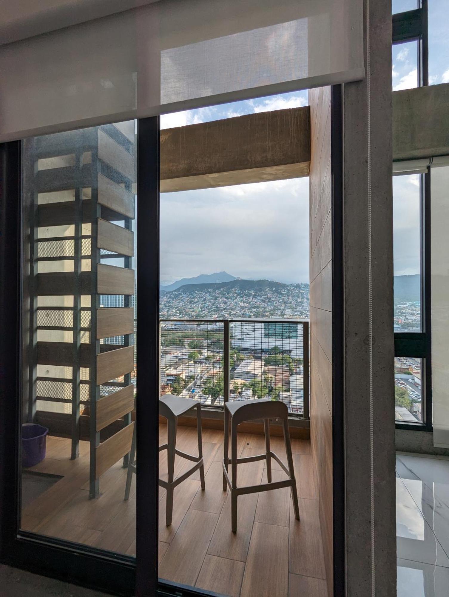Luxury Loft Living At Landmark High Rise Monterrey