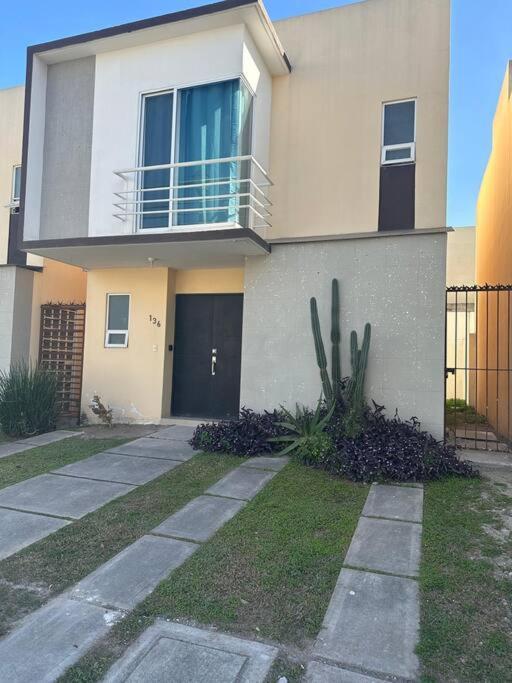 Hermosa Residencia Con Alberca En Apodaca *