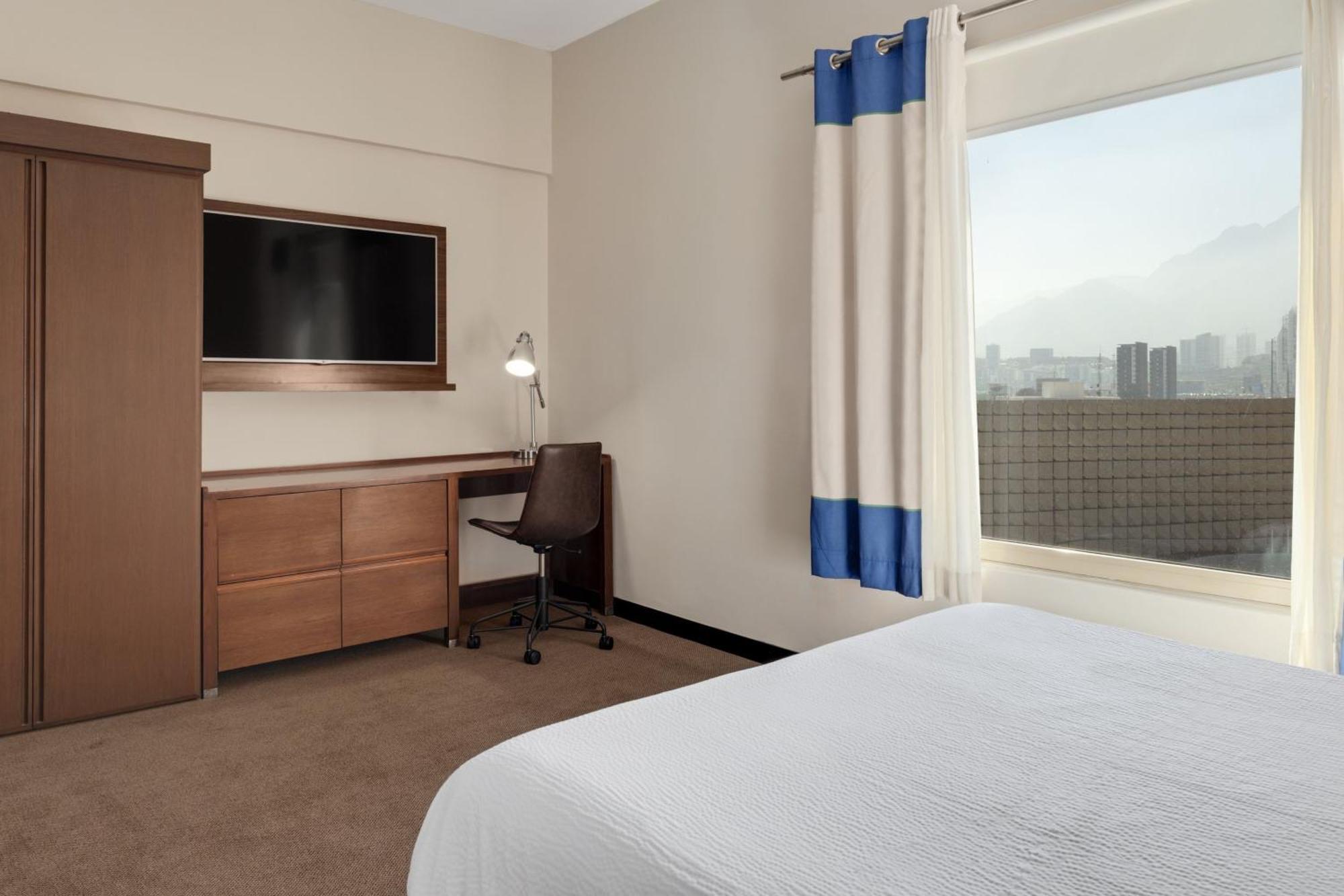 Four Points By Sheraton Galerias Hotel 5*