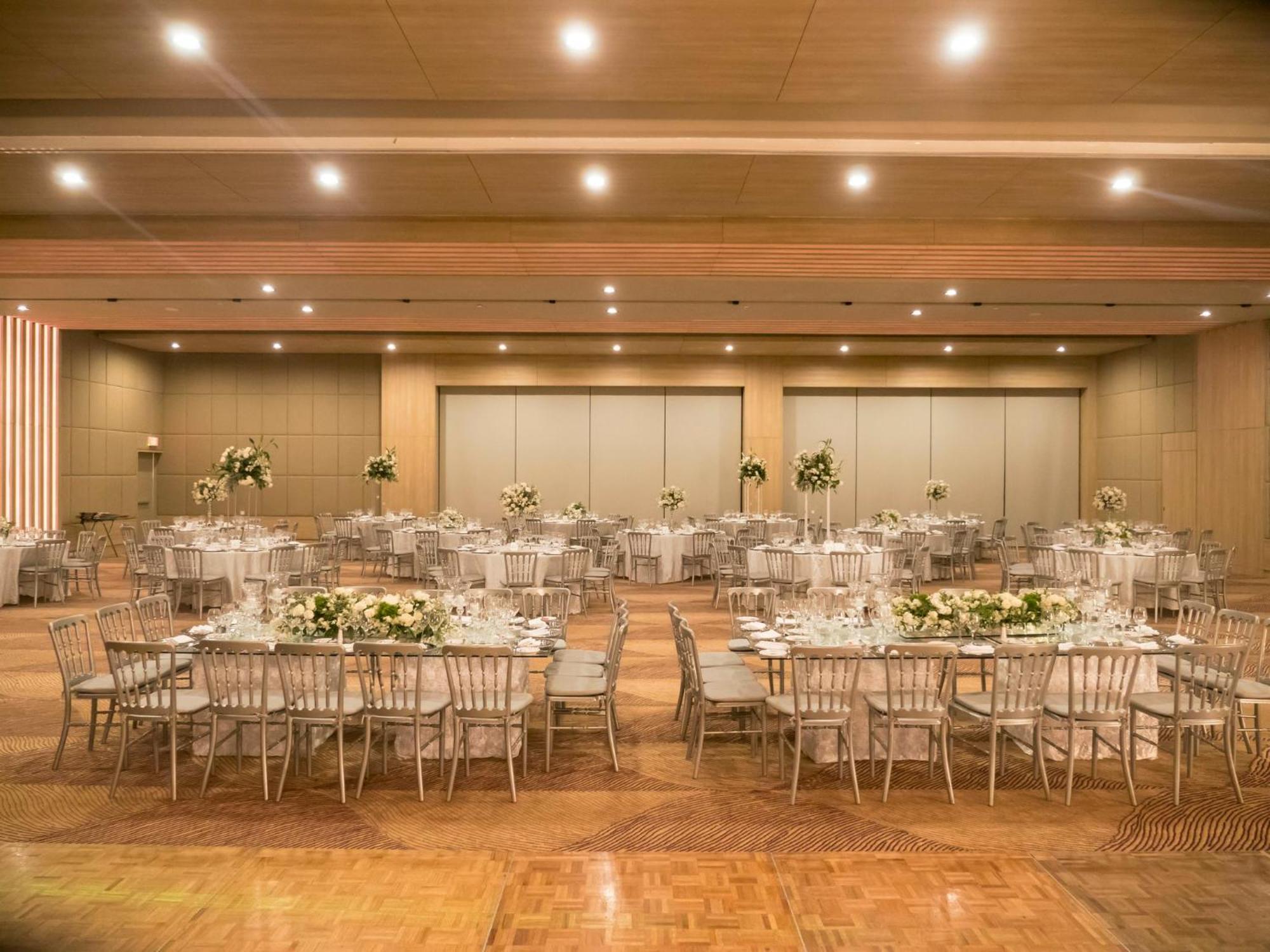 Crowne Plaza By Ihg Hotel