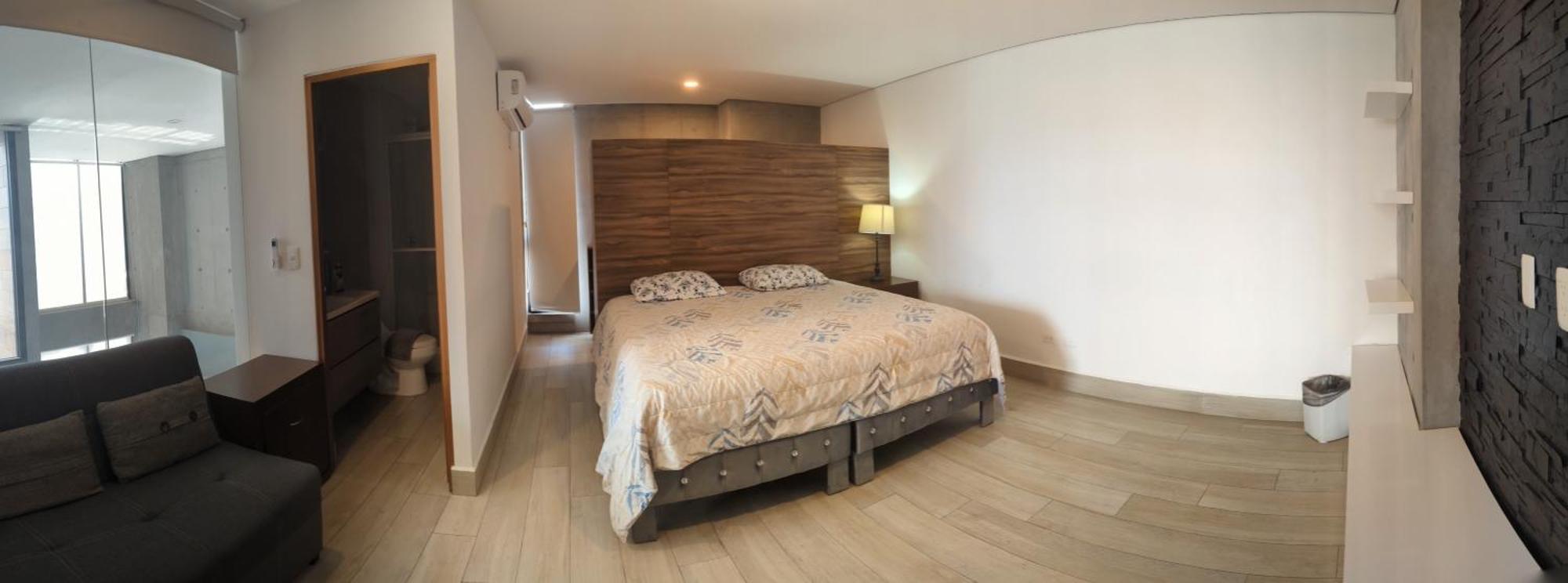 Luxury Loft Living At Landmark High Rise *