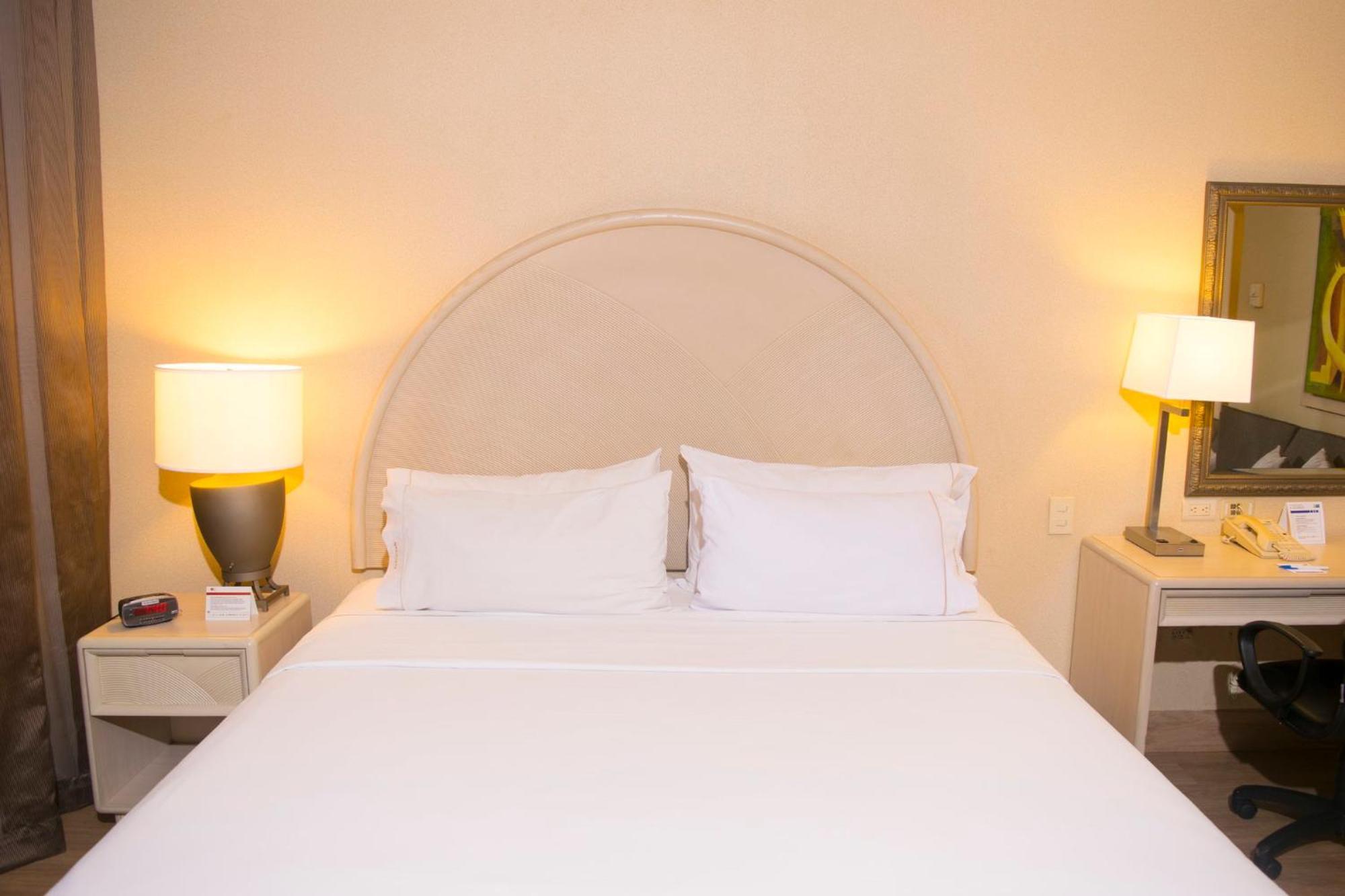 Hotel Express Galerias-san Jeronimo, An Ihg