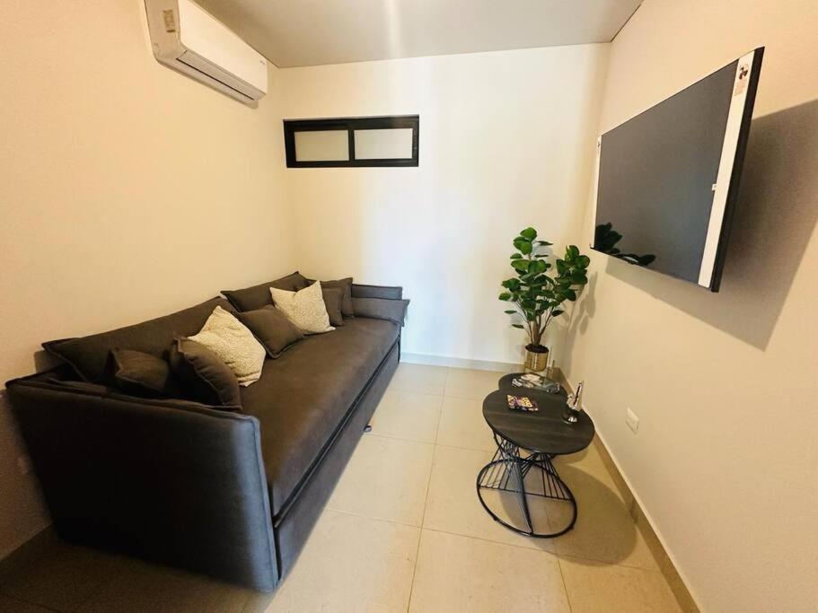 Apartamento Modern Steps From Santa Lucia 2bds/6 Pax