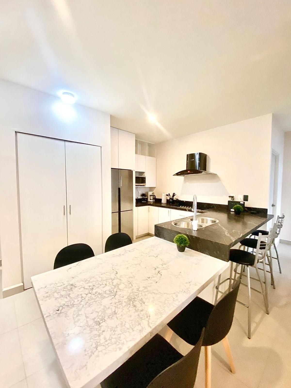 Departamento Exclusivo Enfrente De Arena * Monterrey