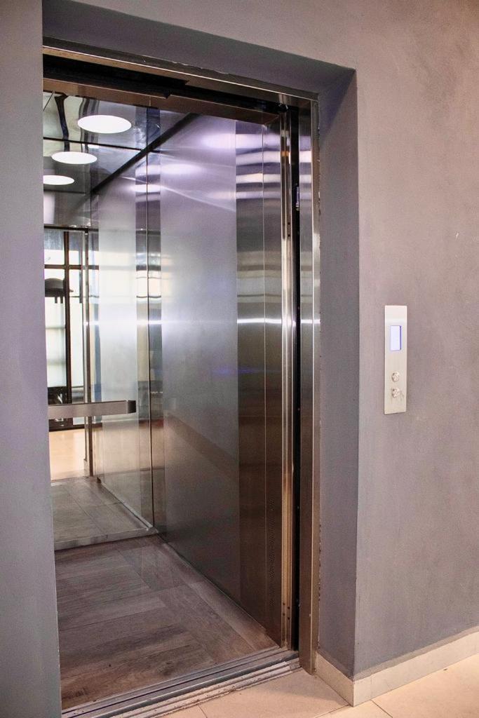 Departamento Exclusivo Enfrente De Arena Monterrey