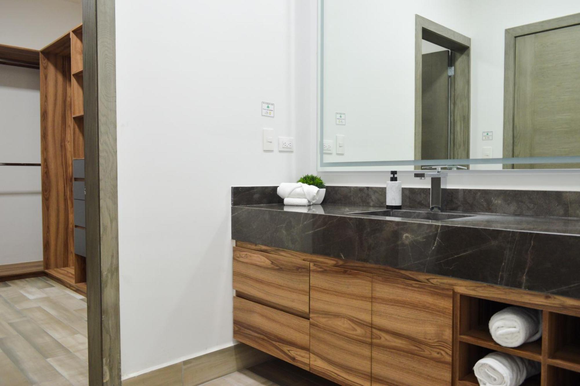 Residencia De Lujo Cumbres Elite, *