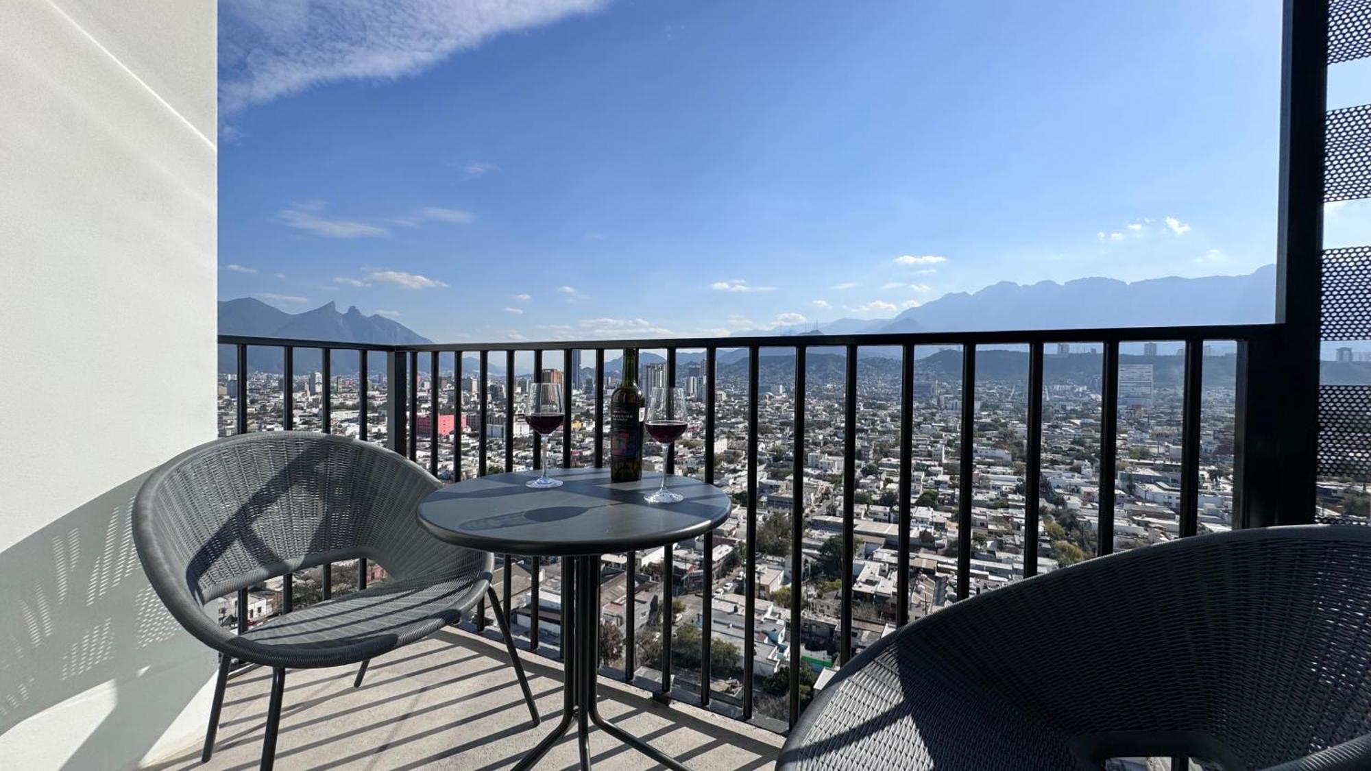 Kyo Aluna 2002 Luxury Apartamento Monterrey