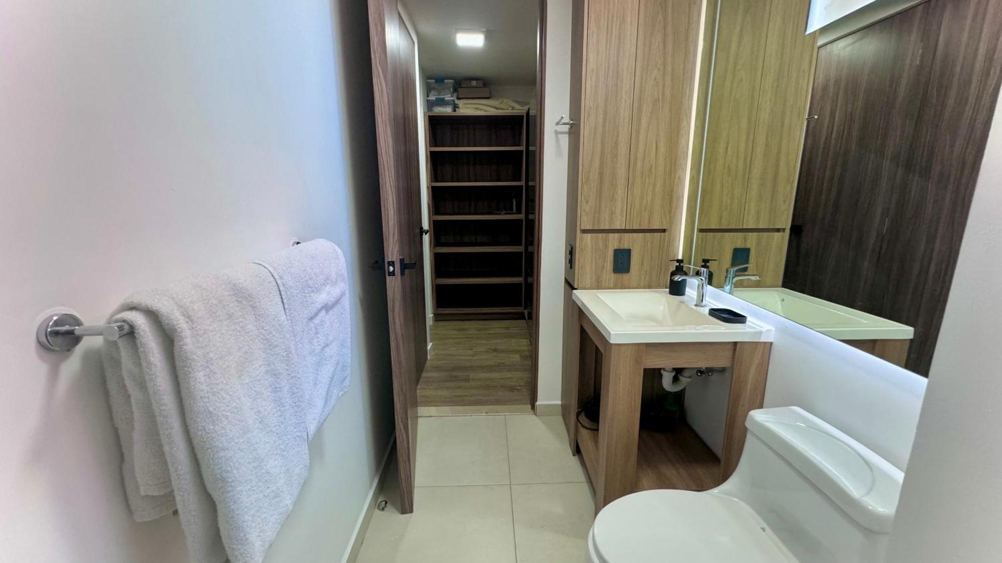 Kyo Aluna 2002 Luxury Apartamento