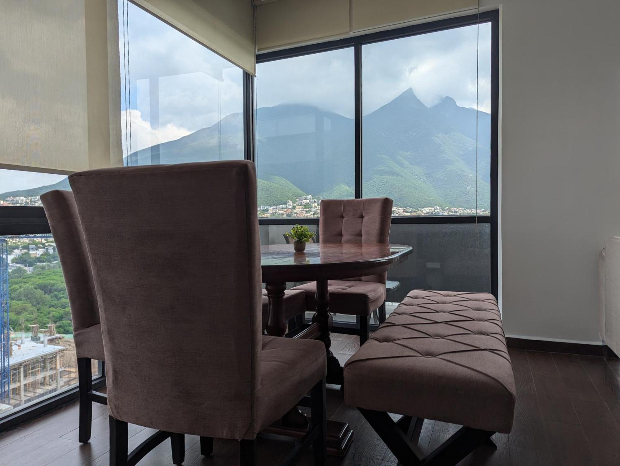 Moderno Ubicacion Vistas Seguridad Y Estilo Monterrey