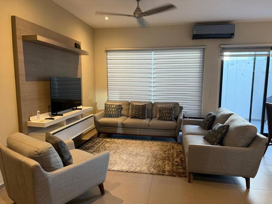 Residencia, Cluster 3 Con Bano Сasa de vacaciones Monterrey